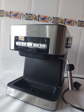 Macchina da caffè espresso.Cecotec