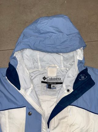 Chubasquero Columbia blanco y azul 
