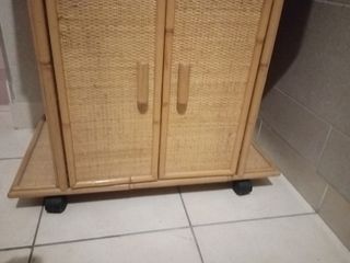 Mueble auxiliar mimbre