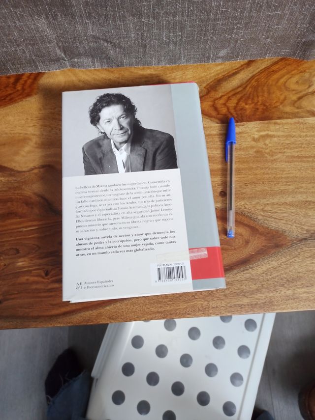 Milena o el fémur más bello del mundo (Spanish Edition)