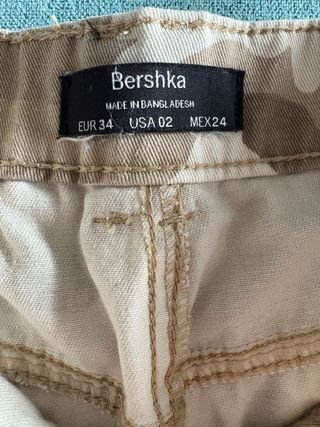 Pantalones militares talla 34 Bershka