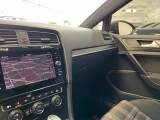 Volkswagen Golf GTI DSG