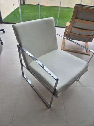 BUTACA POLIPIEL CON ESTRUCTURA