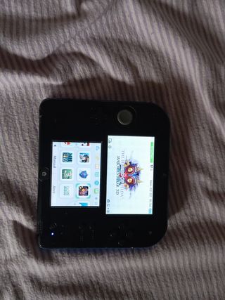 2DS con muchos juegos instalados.