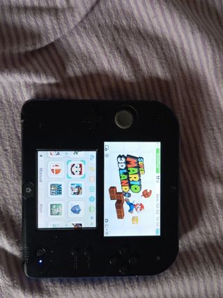 2DS con muchos juegos instalados.