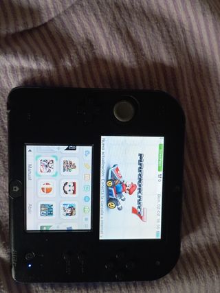 2DS con muchos juegos instalados.