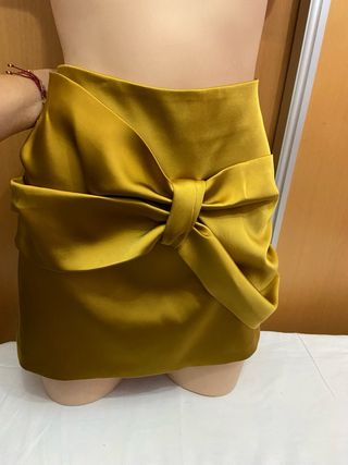 Falda satinada lazo zara