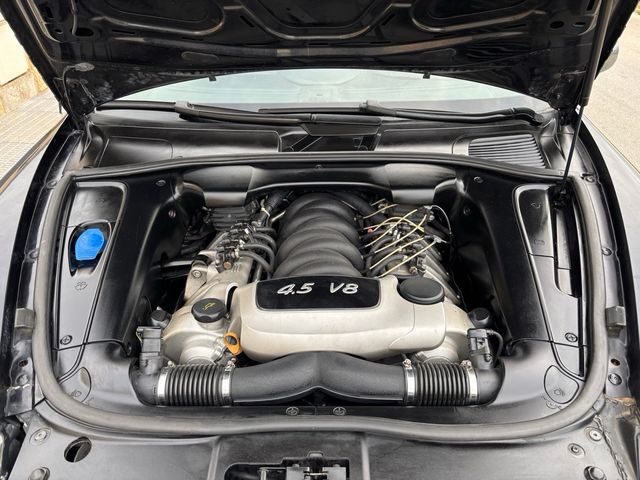 Porsche Cayenne 2004