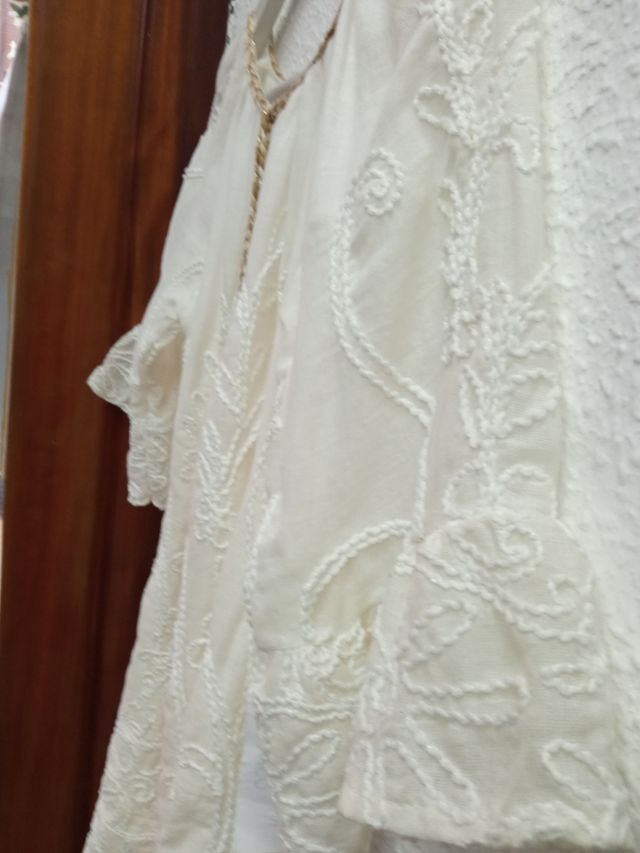 Blusa combinada bordada