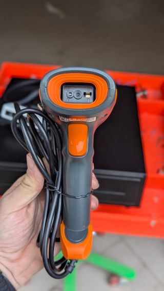 1 Cassetto contanti e 2 Lettore di Codici a barre