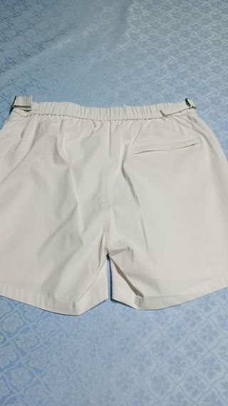 Bermuda corta de hombre