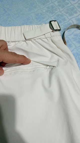 Bermuda corta de hombre
