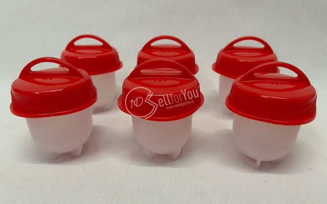 Set di 6 cuociuova antiaderenti in silicone