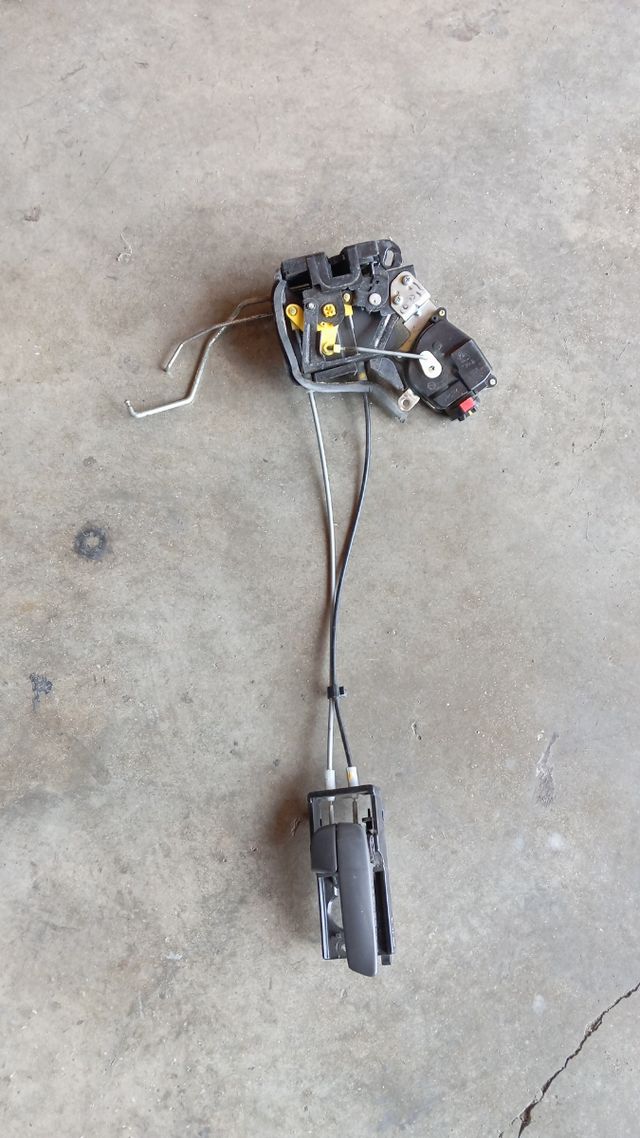 25XIFR CERRADURA CIERRE KIA RIO AÑO 2007 LADO