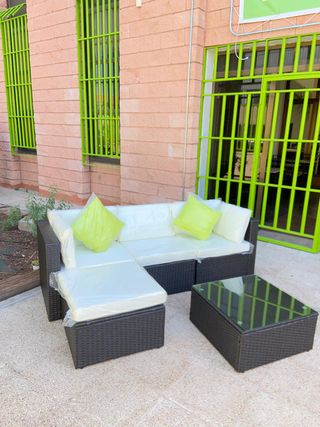 Conjunto sofá de jardín + mesa de centro - NUEVO