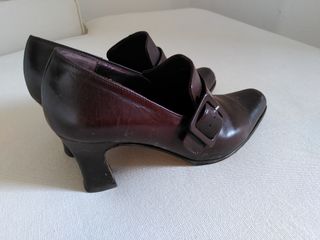Scarpe vintage in pelle marrone. 38