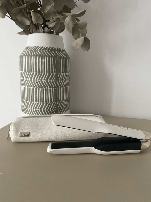 Plancha de pelo GHD Unplugged blanca