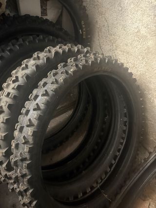 Neumáticos delanteros enduro mx