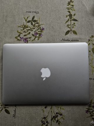 MacBook Air 2017 ,i5