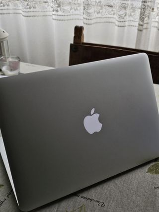 MacBook Air 2017 ,i5
