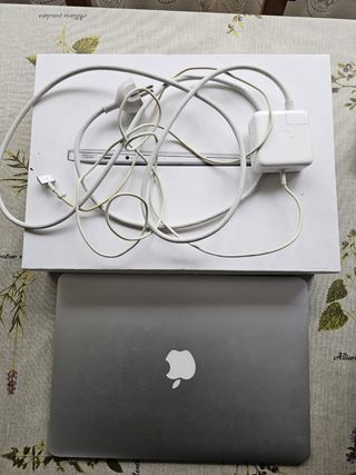 MacBook Air 2017 ,i5