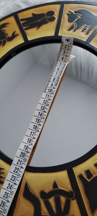 Espejo madera con signos del zodiaco