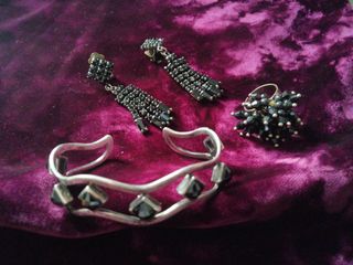 Pulsera, pendientes, anillo