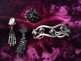 Pulsera, pendientes, anillo