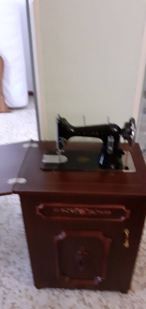 Máquina de coser antigua Sigma