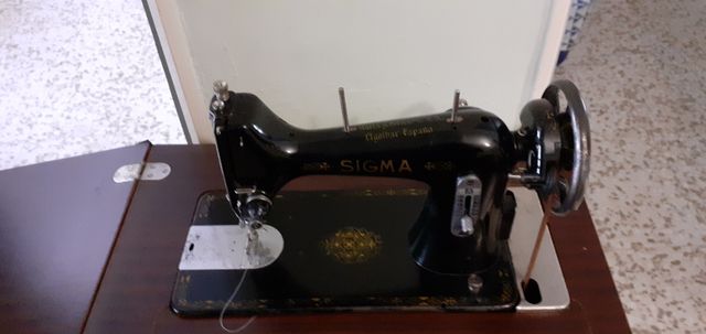 Máquina de coser antigua Sigma