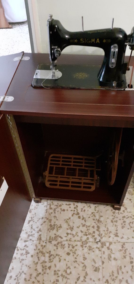Máquina de coser antigua Sigma