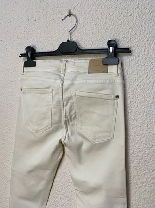 Pantalón Vaquero Pitillo de Zara
