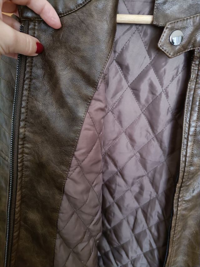 Cazadora símil piel