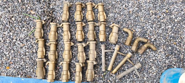 Bocas de riego, codos y llaves