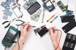 Técnico reparación de móviles y iphone