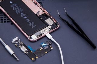 Técnico reparación de móviles y iphone