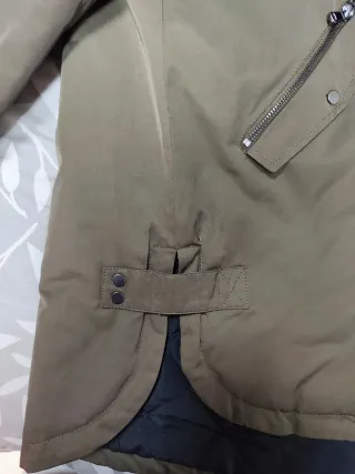 Anorak mujer. Talla L. Mango.