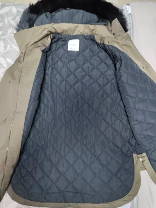 Anorak mujer. Talla L. Mango.