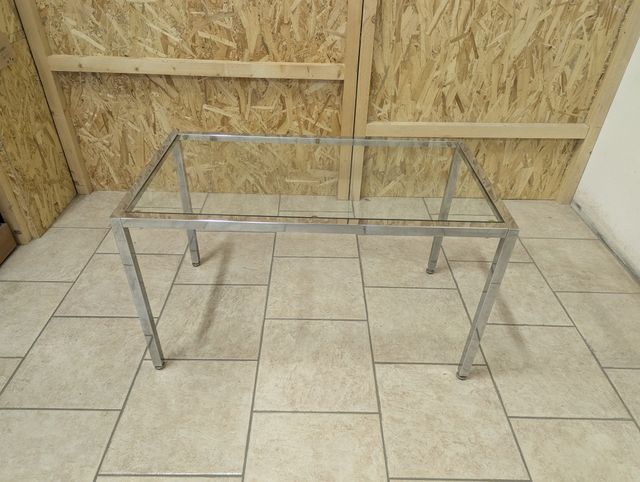 Tavolo tavolino nuovo in metallo cromato e vetro