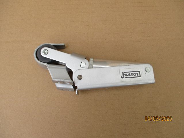 FRENO RETENEDOR JUSTOR 1-1G PLATA (0112.1)