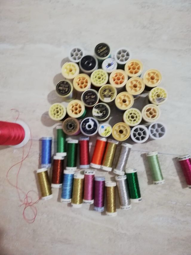 Hilos de bordar marca Madeira