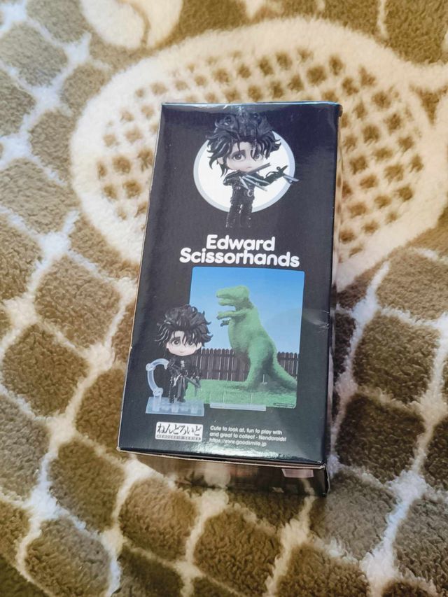 eduardo manos tijeras tim burton disney figura