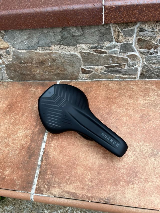 Sillín CUBE Nuance 142 mm