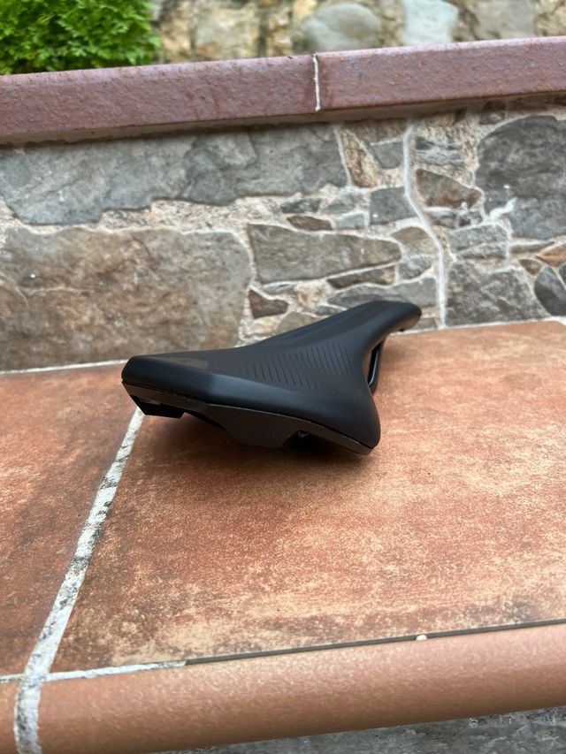 Sillín CUBE Nuance 142 mm