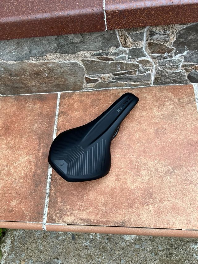 Sillín CUBE Nuance 142 mm