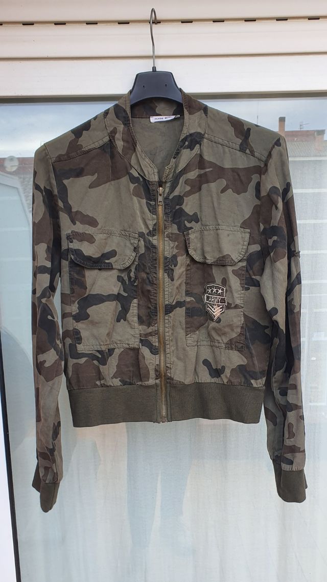 Cazadora ligera. Talla S