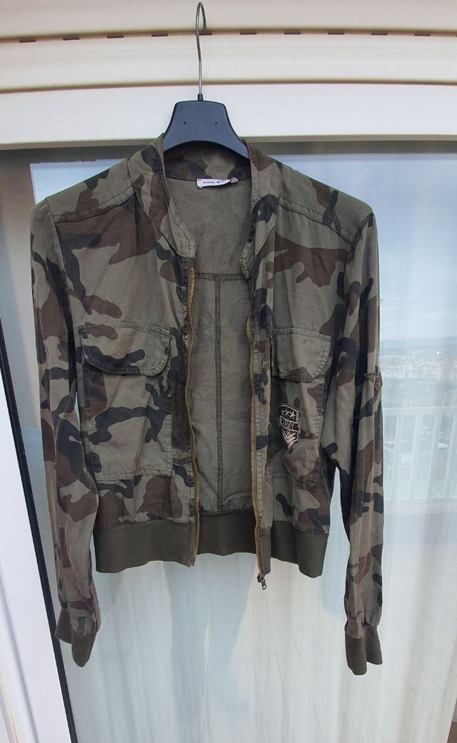 Cazadora ligera. Talla S