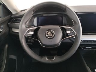 Skoda Octavia m-HEV / cuota desde 283€ al mes.