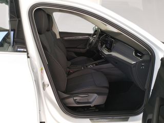 Skoda Octavia m-HEV / cuota desde 283€ al mes.