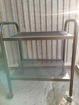 Mesa negra auxiliar ruedas